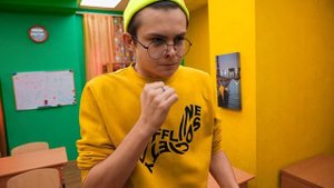 СТАРШЕКЛАССНИЦА ОПОЗОРИЛАСЬ! ПУКНУЛА ПРИ ВСЁМ КЛАССЕ!