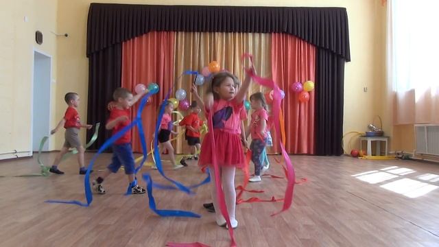 Танец с лентами  "Синее небо"