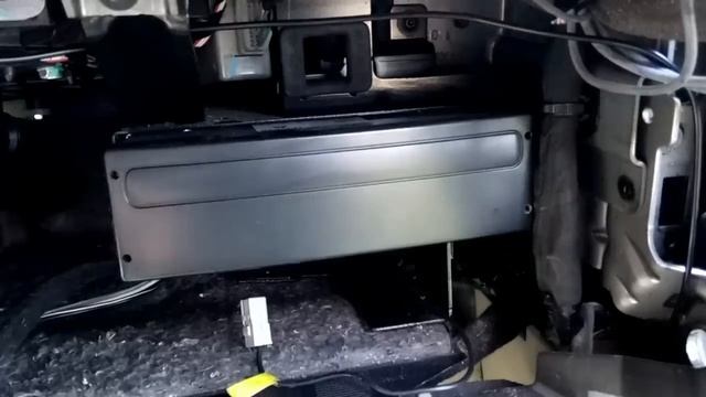 Montaż wyjścia liniowego AUX / Line in / Carminat DVD смотреть онлайн