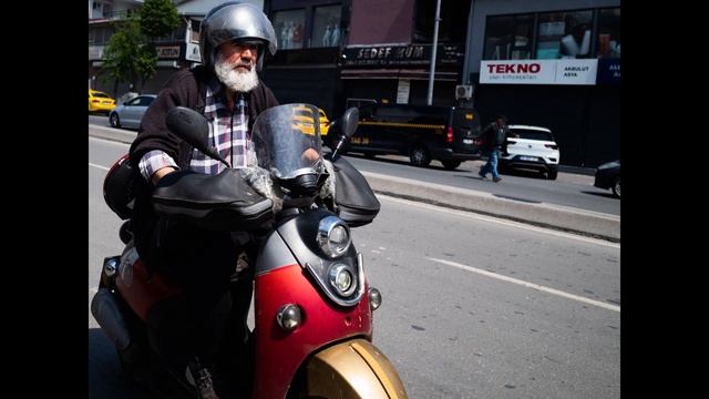 My First 3 Leica Lenses in 2023-(P2) 40mm Summicron-C f2-M10 Istanbul Street Photography POV Review смотреть онлайн