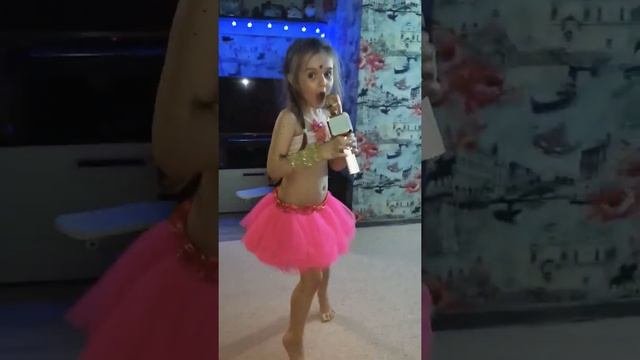 В меня влюбляются мальчишки ?