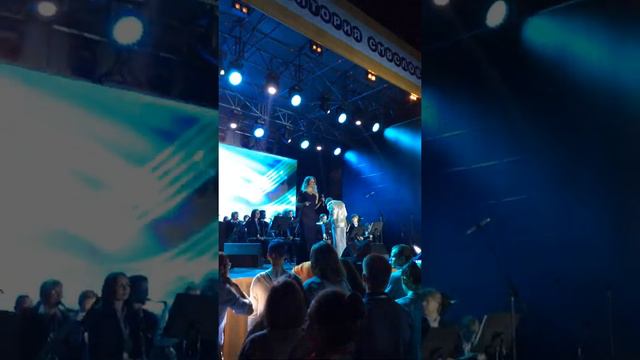 Alla Larinskaya – "Blue Skies" смотреть онлайн