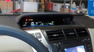 2012 Toyota Prius V   Charging a Dead Battery    Adding a Trickle Charge