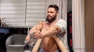 Rodrigo Calvacanti - Shirt rip and Worship