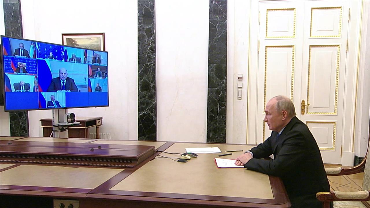 Владимир Путин провел совещание с постоянными участниками Совета безопасности России