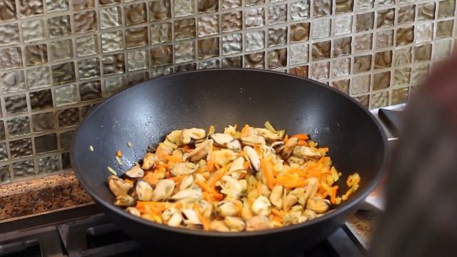 ПЛОВ ЗАМОРСКИЙ С МИДИЯМИ. Вкусно и просто! смотреть онлайн