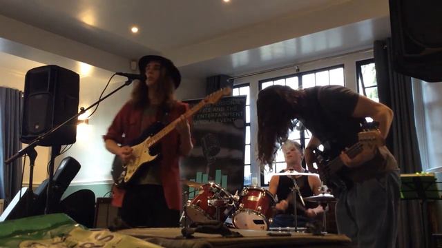 The Sandford Pub Gig Highlights #rockmusic #livemusic #guitar #guitarra #guitarrista #fender #music смотреть онлайн