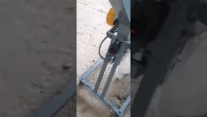 Дробилка для измельчения бутылки и стекла.