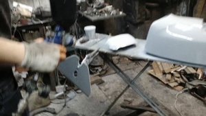Грунтуем колпак лодочного мотора 1.