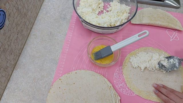 Быстрые чебуреки с творогом! Ленивые чебуреки! Очень вкусные чебуреки!
