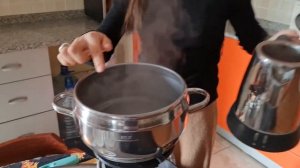 Как очистить восковое пятно волшебным методом, Единственный способ в интернете