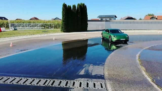 TAYCAN DRIFT - Porsche Taycan Regional Tour 2020 | Burgkirchen, Austria смотреть онлайн