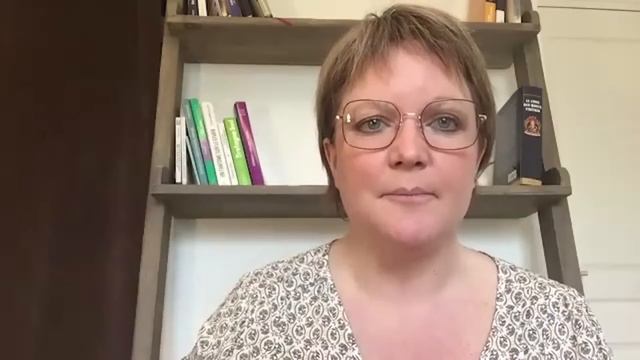 Lors de son coma, Christine vit une EMI qui l’emmène à travers plusieurs dimensions смотреть онлайн