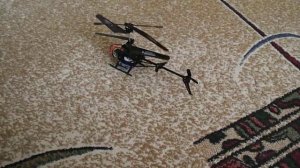 вертолет на радиоуправлении r115a трудно запускается и после взлета сам выключается