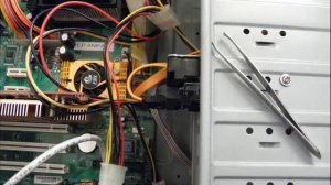 Как заменить батарейку CR2032 3V на материнской плате