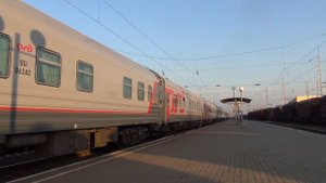 Электровоз ЭП1М-633 с поездом №11 Адлер — Москва