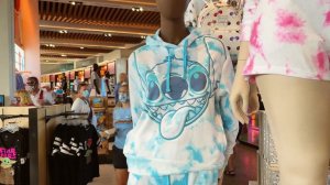 Is the Creations Shop at Epcot better than Mouse Gear Was? Dad gives you a full tour!!