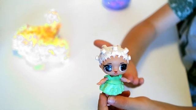 Сюрпризы из шарикового пластилина, шариковый пластилин КУКЛА LOL открываем
