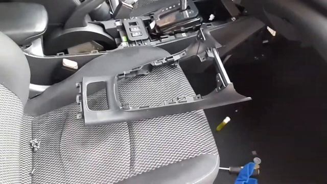 Как снять центральный тоннель на Ниссан Сентра