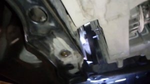 Замена приводного ремня и его роликов на Мерседес-Бенц А-класс (Mercedes-Benz A-klasse W169 M266)