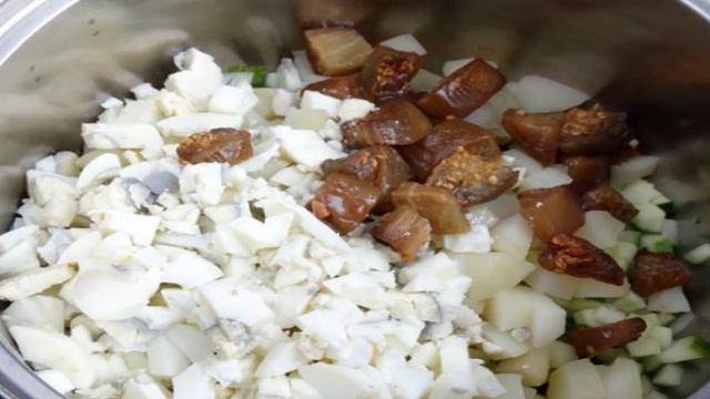 Летний суп с баклажанами и лаймом