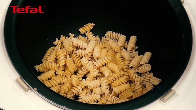 Индукционная мультиварка. Макароны в сливочном соусе (Tefal RK 805) смотреть онлайн
