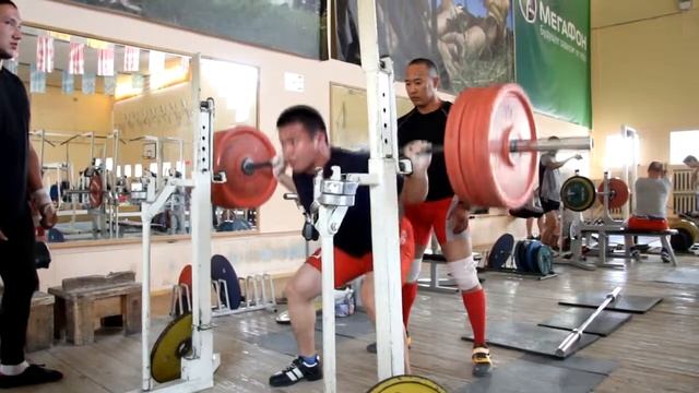 Присед без бинтов 170кг на 6 раз смотреть онлайн