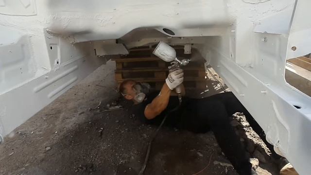 Зашпаклевал, погрунтовал,покрасил подкапотку Mersedes sprinter ??? смотреть онлайн