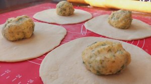 КОГДА НЕТ МЯСО ГОТОВЛЮ ТАК! ВКУСНЕЕ НЕ ЕЛИ!! АРОМАТ НА ВЕСЬ ДОМ! У ВАС ЕСТЬ ДОМА КАРТОФЕЛЬ И ЗЕЛЕНЬ