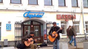 Алла Пугачева - "Без меня тебе любимый мой". Уличные музыканты на "Арбате" (Калуга).