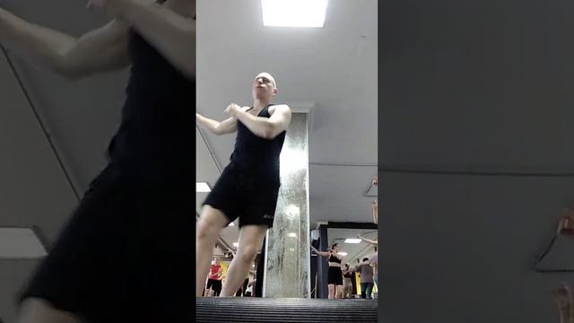 Разминка — это комплекс упражнений для подготовки тела к физической нагрузке. Фитнес. Упражнения. смотреть онлайн