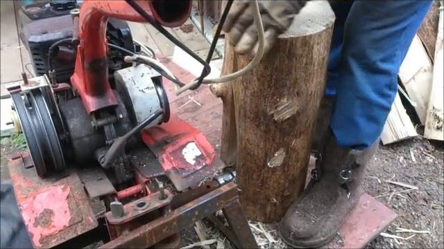 Как мотоблоком наколоть дров. смотреть онлайн