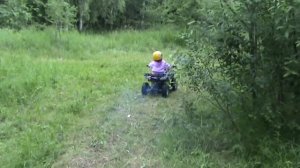 Детский квадроцикл,дочки катаются.