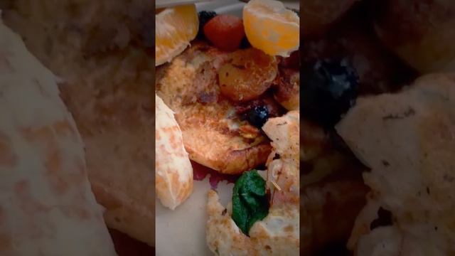 French toast and pan seared rosemary spinach egg смотреть онлайн