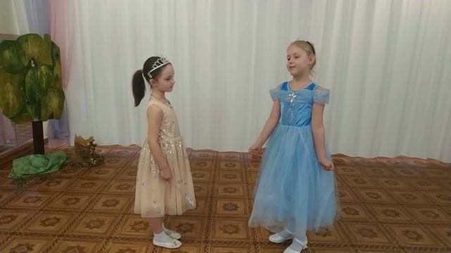 Фрагмент музыкально-театрализованной постановки по мотивам сказки Ш. Перро "Золушка" старший возрас смотреть онлайн