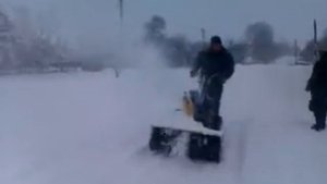 МБ Мотор Сич и белорусский снегоочиститель СН 1М на дороге 2012