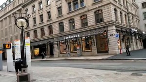 Suisse Switzerland Genève Швейцария Женева торговая улица  Пятница кафе  Стрит стайл Памятник Ленин