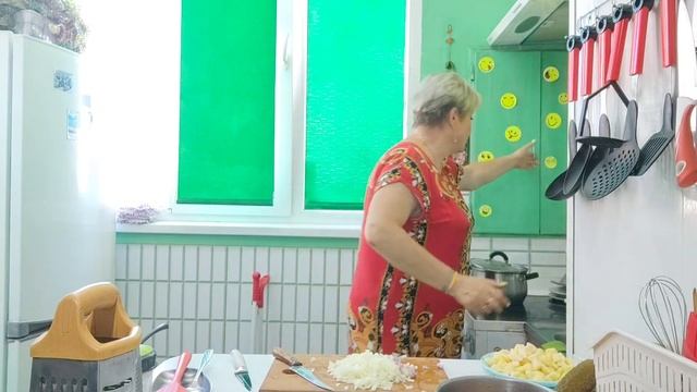 Готовлю рассольник.