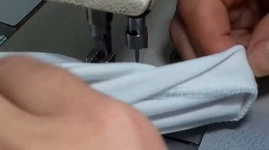 Как красиво отстрачивать горловину футболки