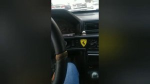 Классика шведского автопрома Вольво 940 может ехать боком