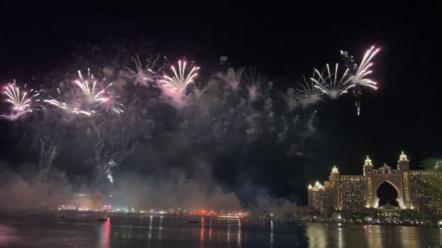 Worlds Best Firework | Atlantis | Самый Крутой Феерверк смотреть онлайн
