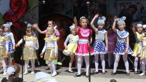 Ну, где же ручки, ну, где же ваши ручки? Парк КиО им. М. Горького. Таганрог. 2015-05-09