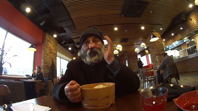 ИНТЕРВЬЮ С БОМЖОМ. ЧТО МОЖЕТ ЗНАТЬ БРОДЯГА. смотреть онлайн