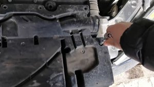 MAZDA 2  DEMIO Замена воздушного фильтра