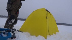 Рыбалка в глухозимье на можайском водохранилище. Ловим плотву, готовим на льду.