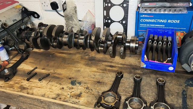 Mercedes Benz M111, M102, M103 & M104 What's so different about these rods? смотреть онлайн