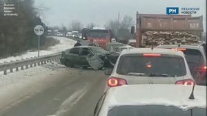 Из-за серьезной аварии в районе села Дубровичи собралась крупная пробка