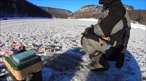 Крупный окунь зимой на балансир Rapala.Ишимбайский плес.