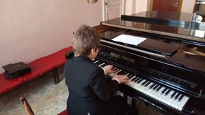 А. Райчев— "Ручеек" на фортепиано