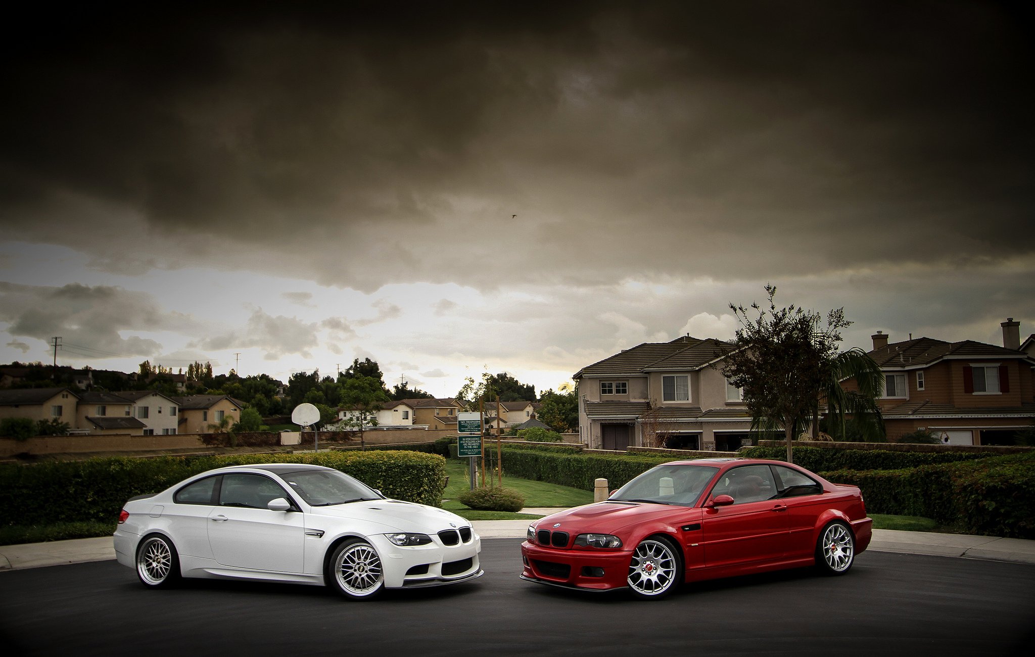 4 3 car. BMW e92. BMW e92 Red. BMW m3 e92 красная. BMW e92 и дом.